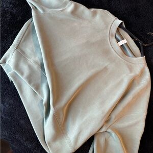 Softstreme Perfectly Oversized / Cropped Crew Neck (green)